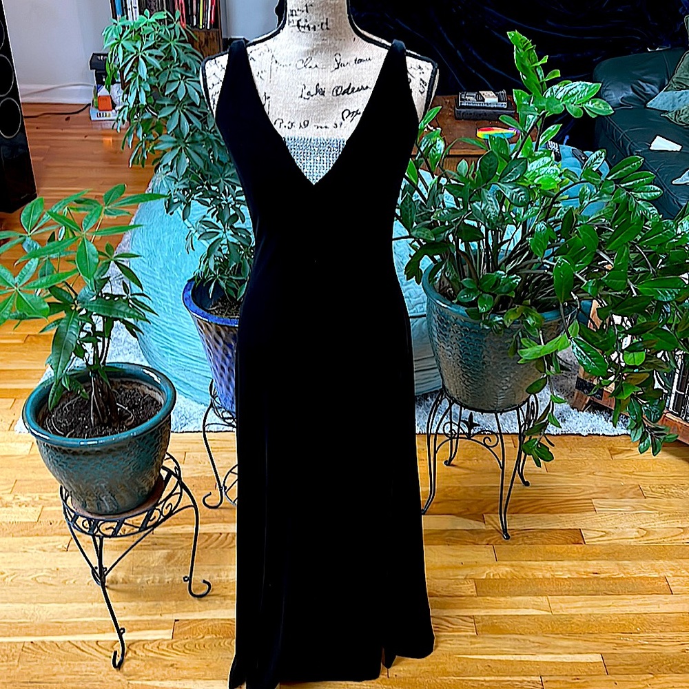 Vintage Black V-neck Velvet Rhinestone Gown